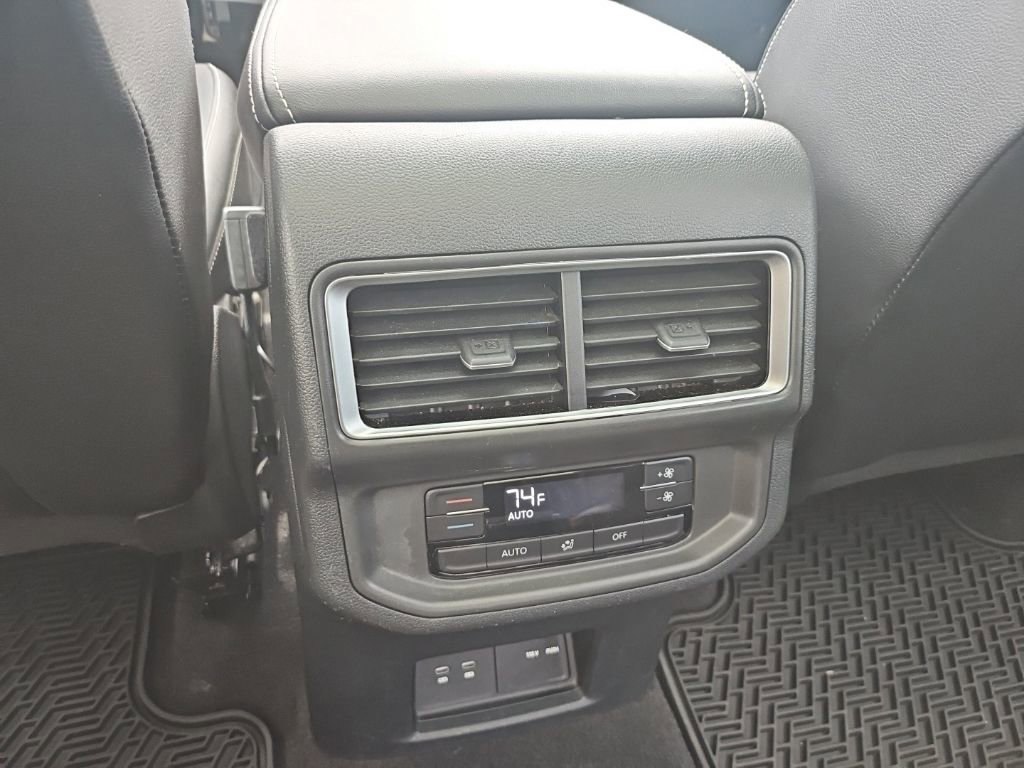 Used 2024 Volkswagen Atlas SE w/ Panoramic Sunroof Package AWD/4WD image 13