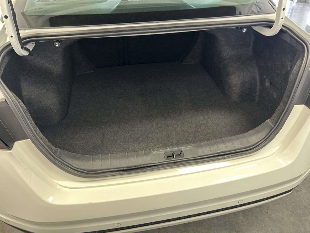 Used 2025 Nissan Altima 2.5 SV FWD image 11