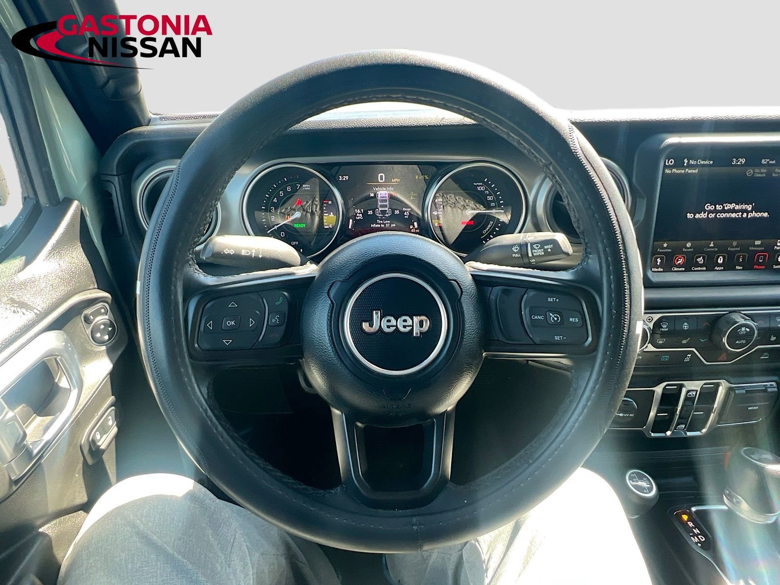 Used 2023 Jeep Wrangler Unlimited w/ Cold Weather Group image 14