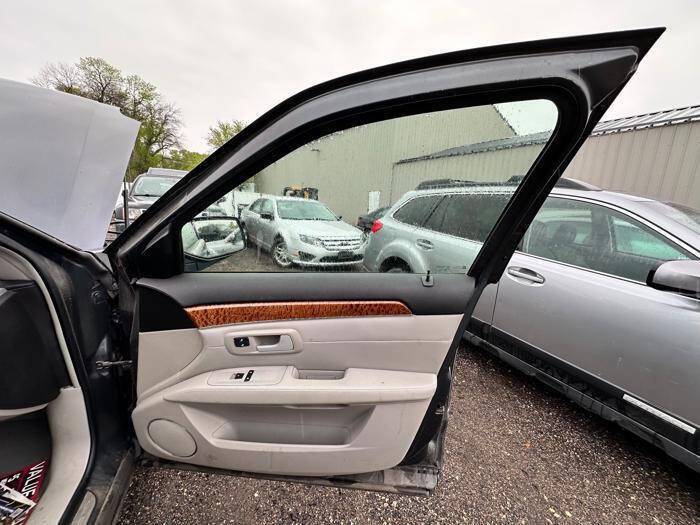 Used 2009 Cadillac SRX AWD w/ Third Row Seating Package image 25