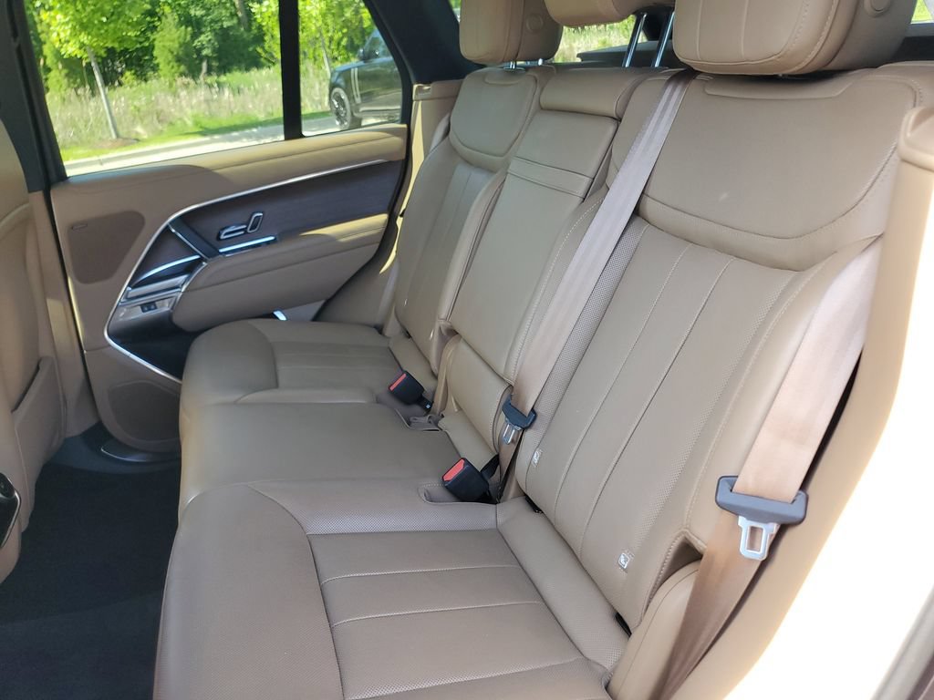Certified 2023 Land Rover Range Rover SE AWD/4WD image 32