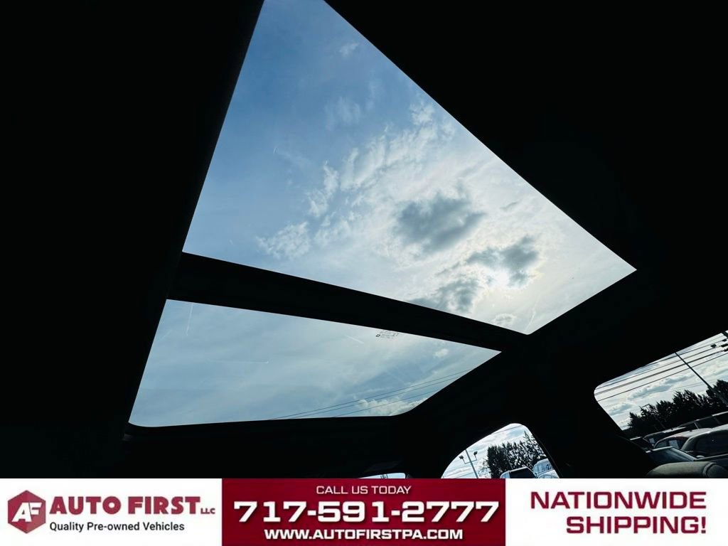 Used 2022 Chevrolet Suburban LT image 21