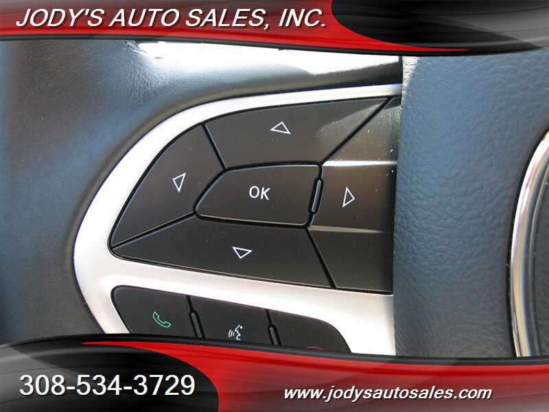 Used 2017 Dodge Durango SXT w/ Quick Order Package 23B AWD/4WD image 11