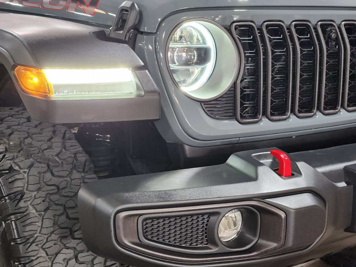 Used 2024 Jeep Wrangler Unlimited Rubicon w/ Technology Group AWD/4WD image 13