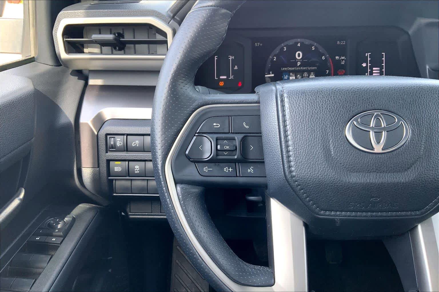 Used 2025 Toyota 4Runner SR5 AWD/4WD image 23