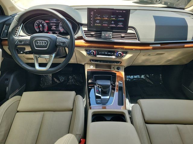 Used 2023 Audi Q5 2.0T Premium Plus w/ Premium Plus Package AWD/4WD image 2