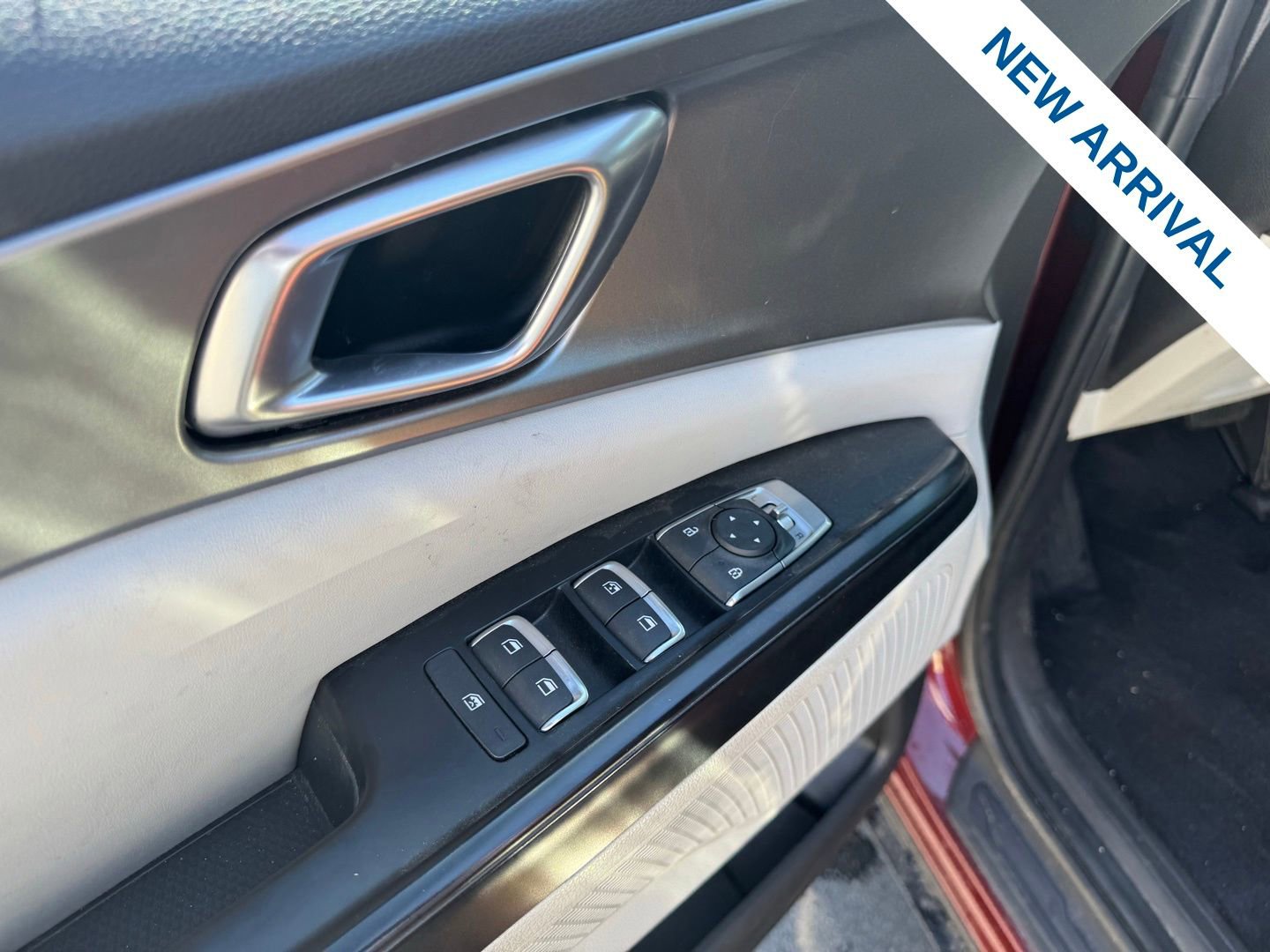 Used 2022 Kia Carnival LX image 16