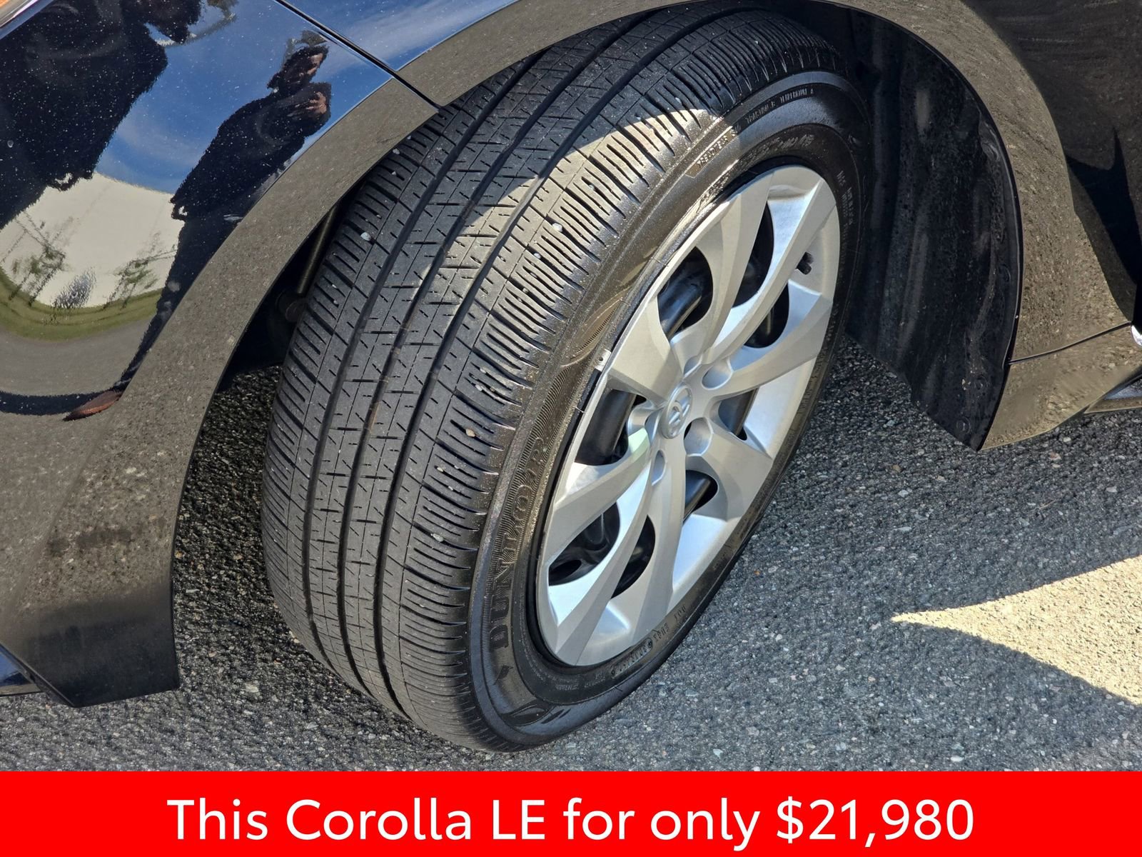 Used 2025 Toyota Corolla LE image 38