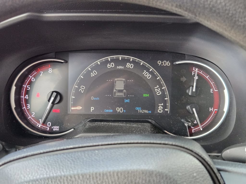 Used 2024 Toyota RAV4 XLE AWD/4WD image 10