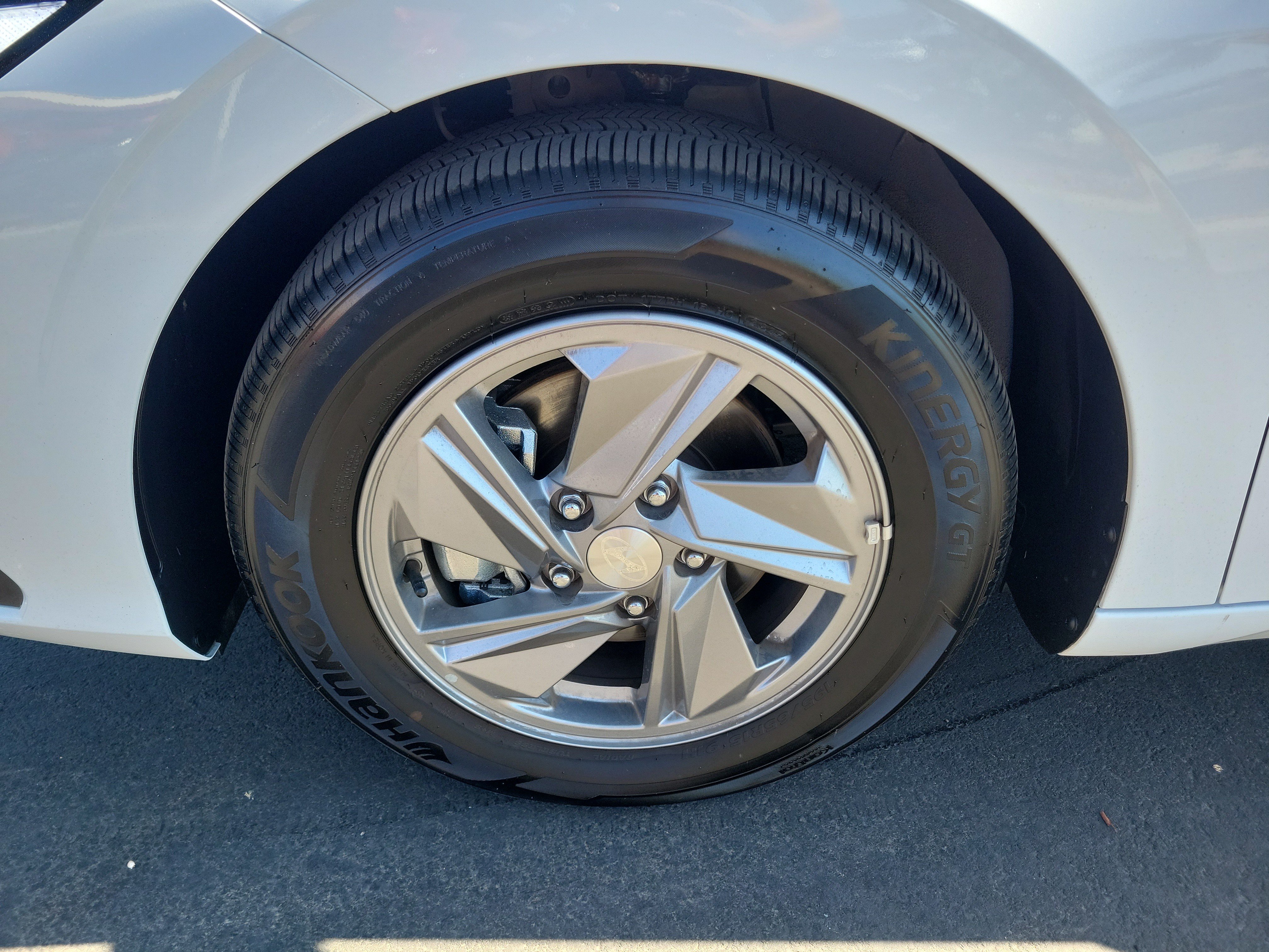 Certified 2025 Hyundai Elantra SE FWD image 30
