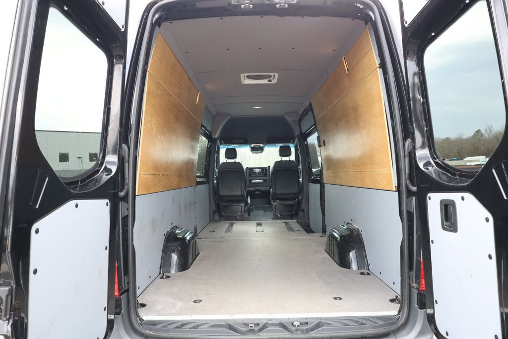 Used 2023 Mercedes-Benz Sprinter 2500 w/ Acoustic Package image 21
