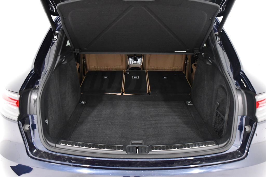 Used 2021 Porsche Macan image 23