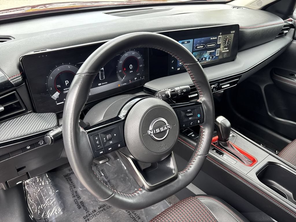 Certified 2025 Nissan Kicks SR FWD image 11