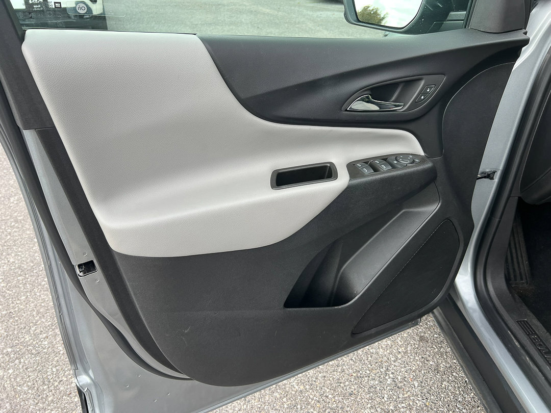 Used 2023 Chevrolet Equinox LS w/ LS Convenience Package image 12
