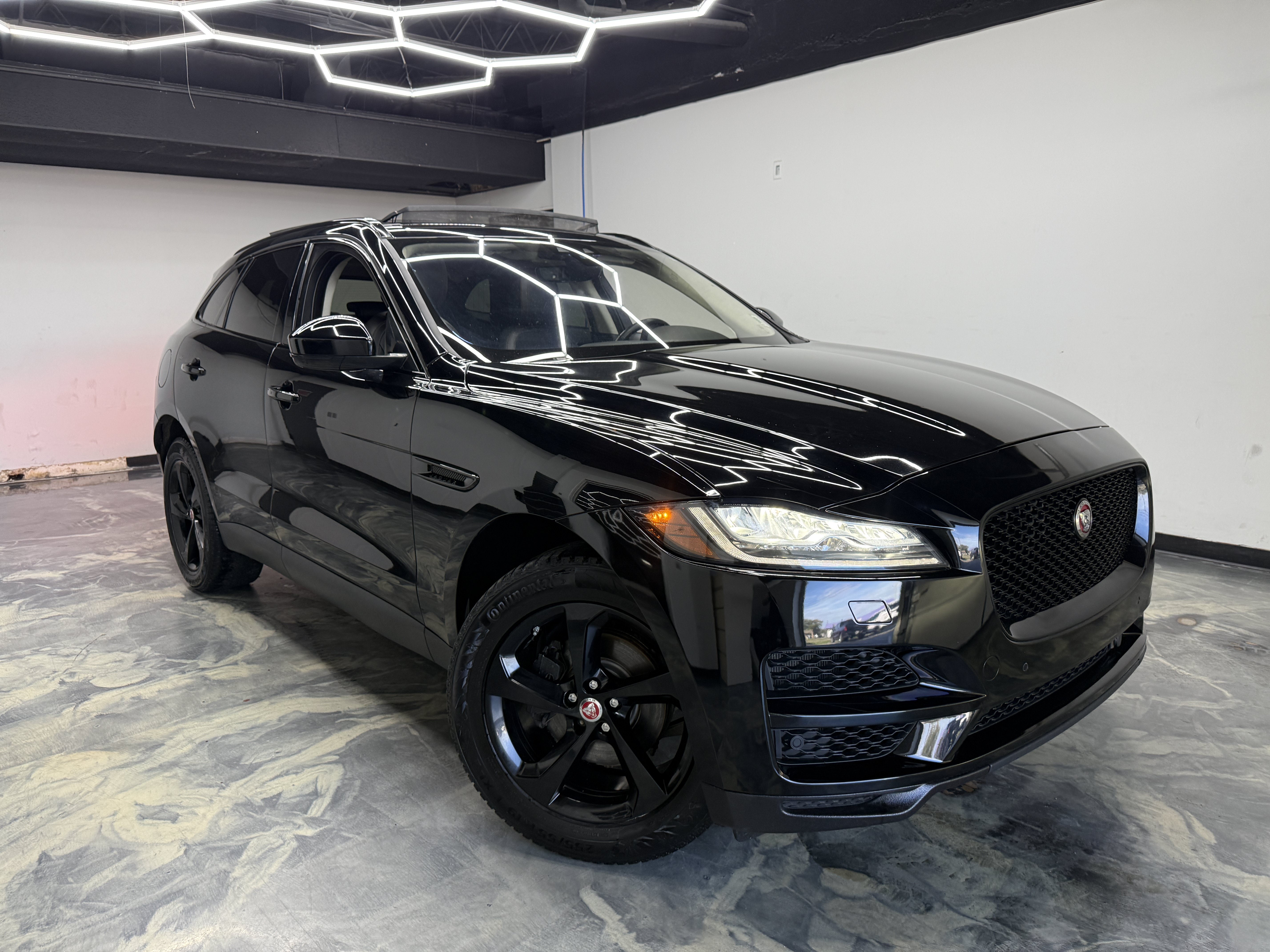 Used 2020 Jaguar F-PACE Prestige AWD/4WD image 8