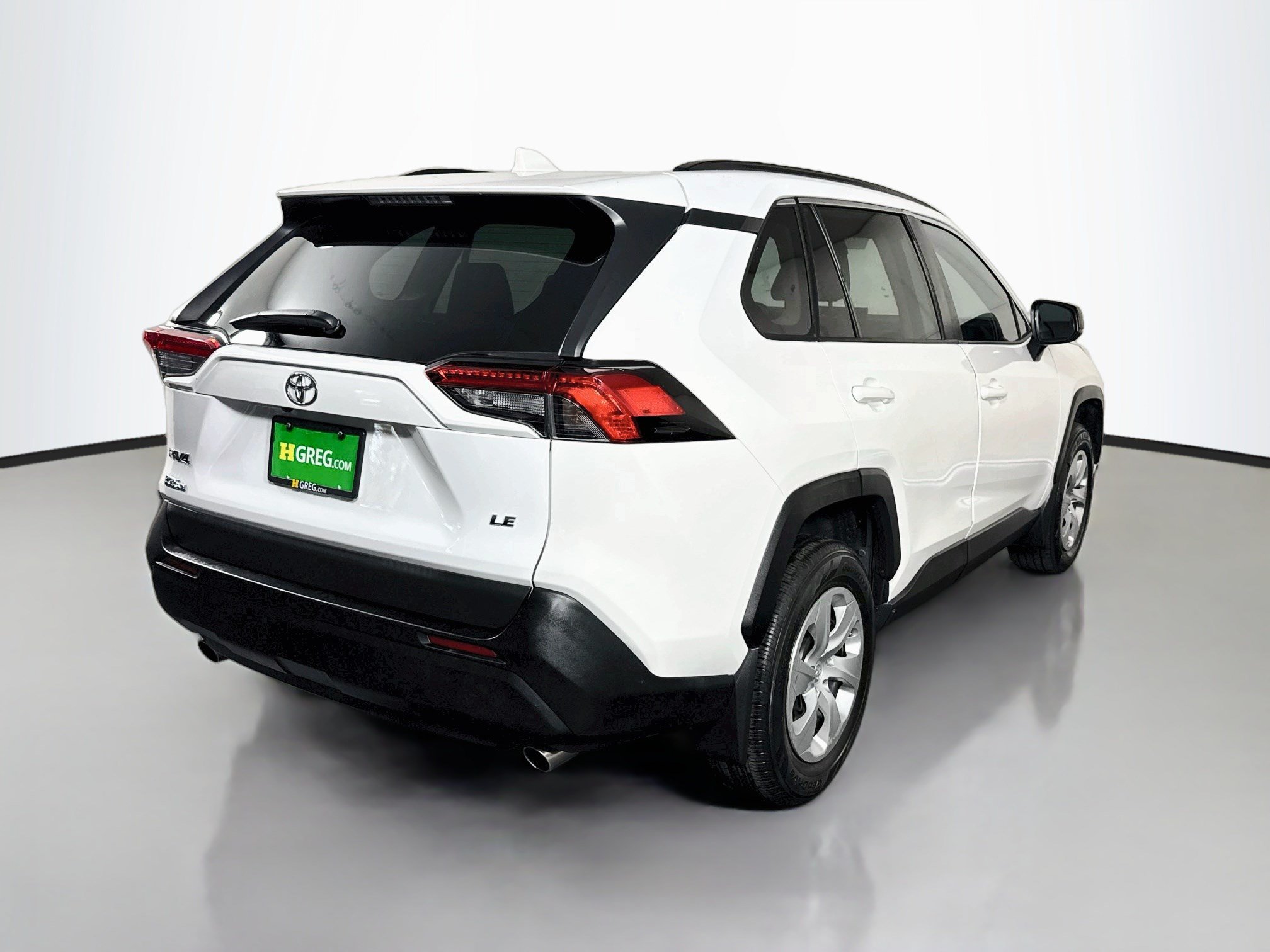 Used 2020 Toyota RAV4 LE FWD image 10
