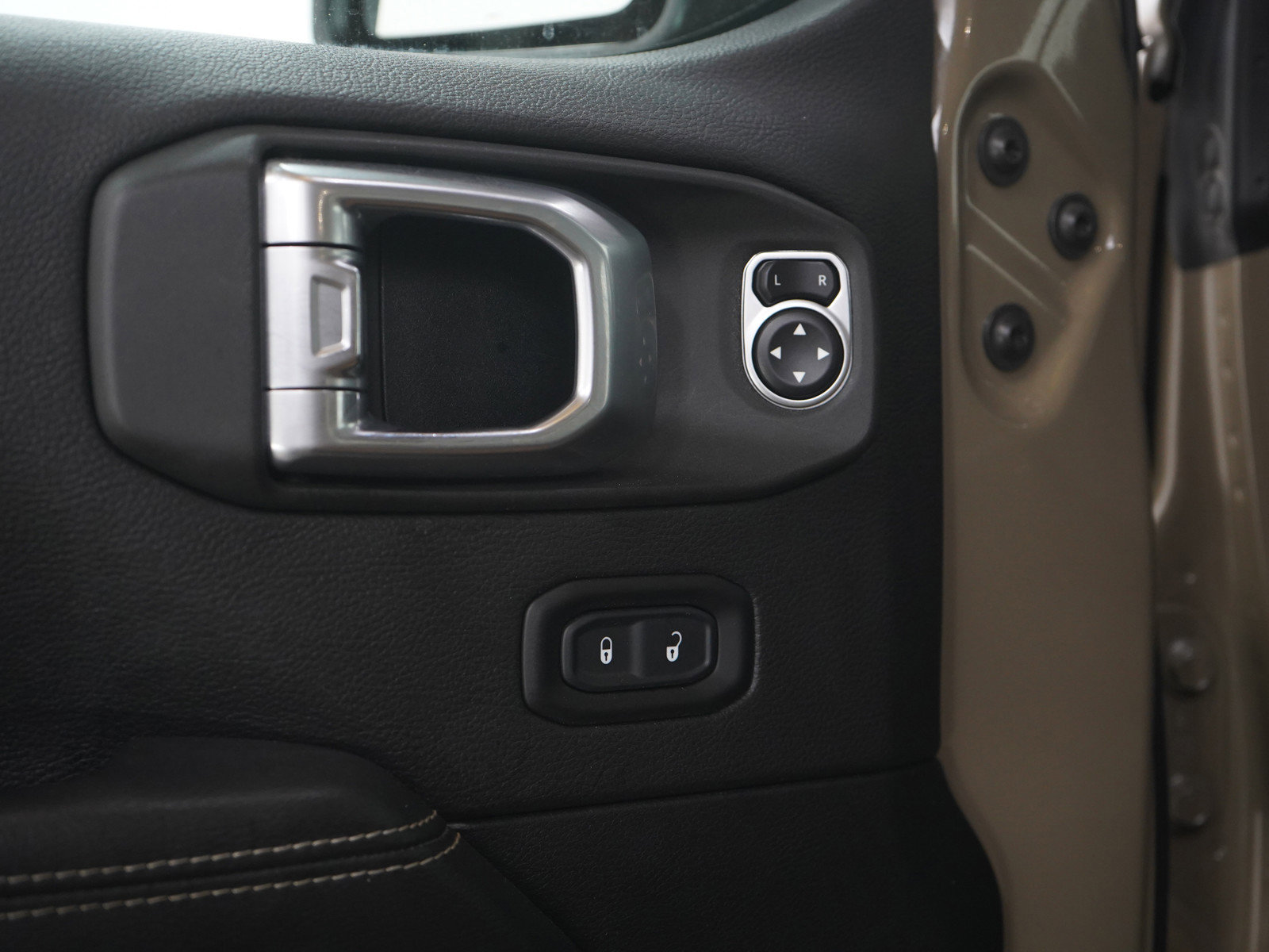 Used 2020 Jeep Gladiator Rubicon AWD/4WD image 21