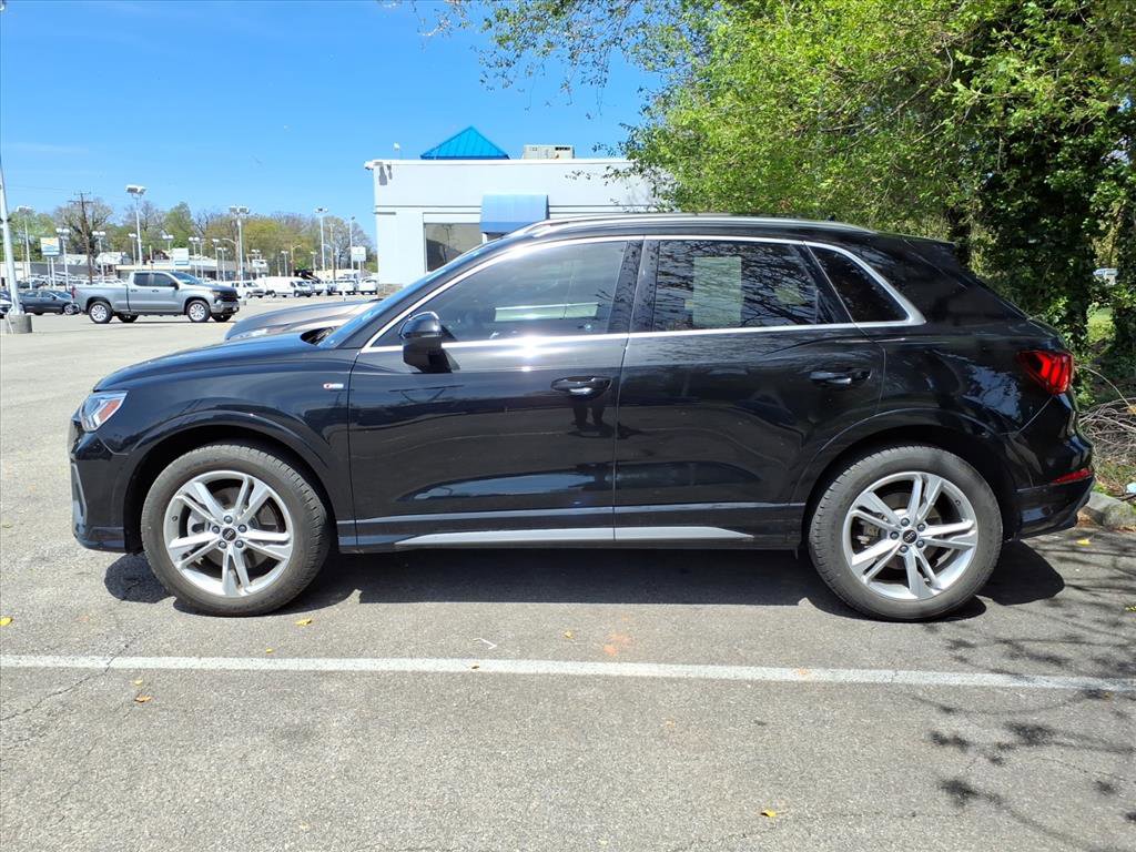 Used 2023 Audi Q3 2.0T Premium Plus w/ Premium Plus Package image 4
