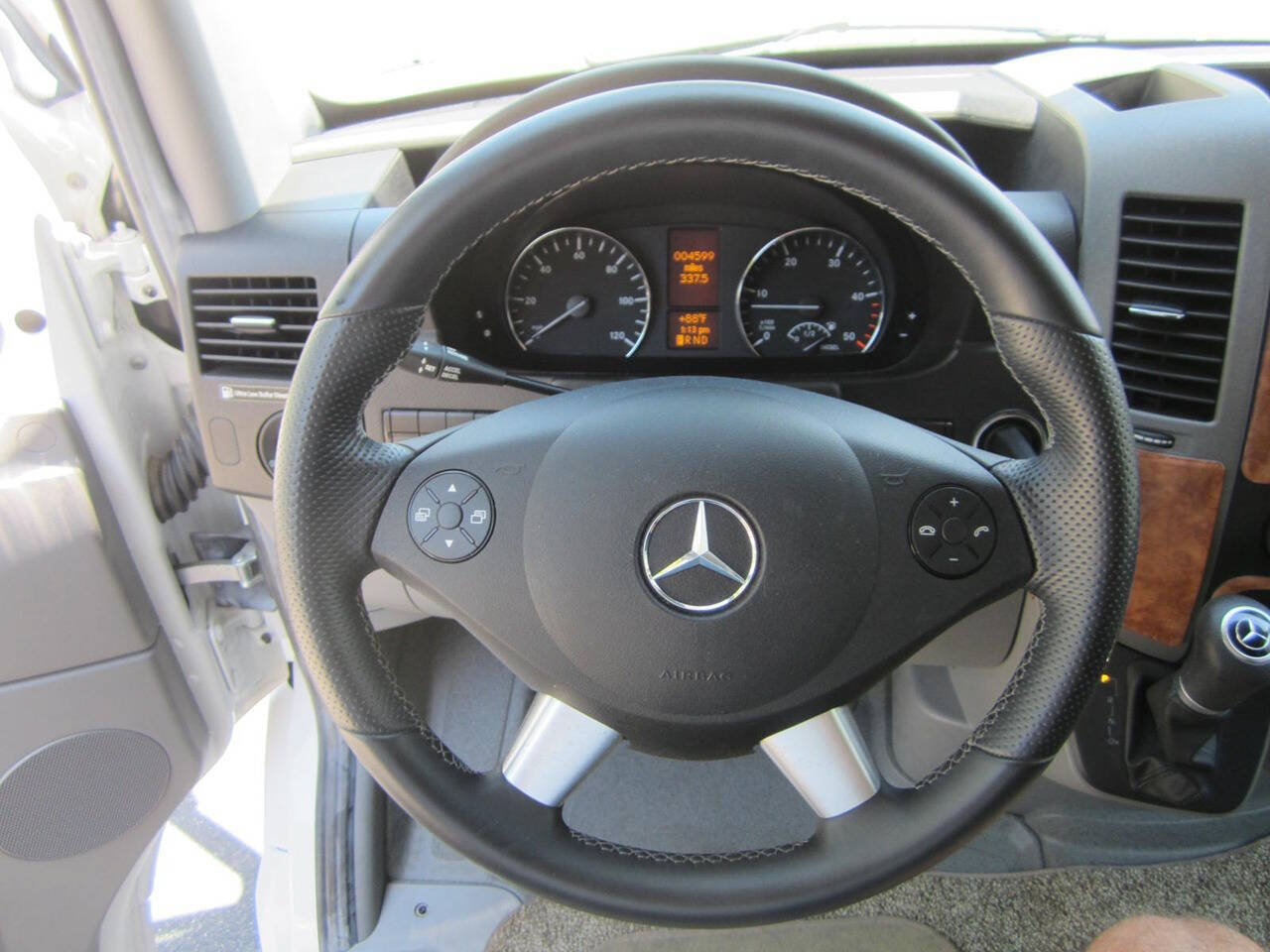 Used 2017 Mercedes-Benz Sprinter 3500 image 58