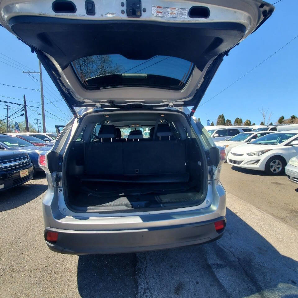 Used 2015 Toyota Highlander Plus image 24