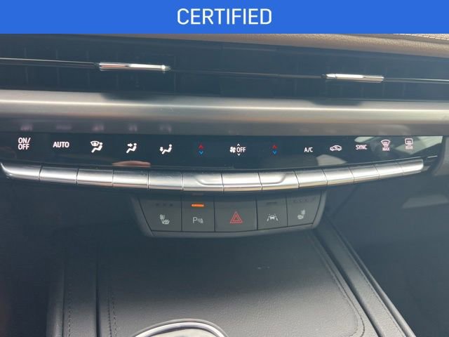 Used 2024 Cadillac XT4 Luxury w/ Cold Weather Package FWD image 11