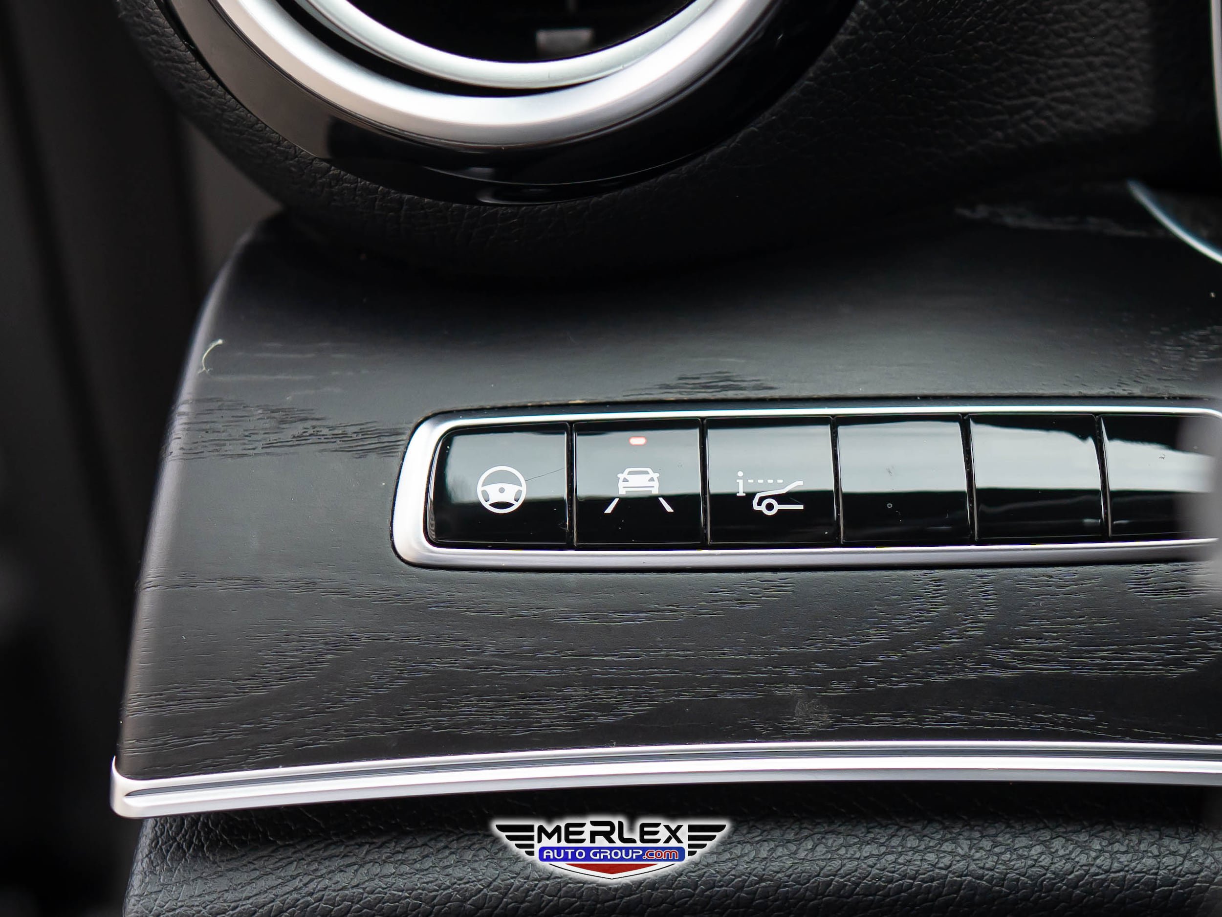 Used 2018 Mercedes-Benz E 400 4MATIC Sedan w/ Premium 3 Package image 36