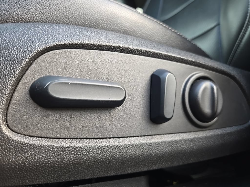 Used 2022 GMC Terrain SLT AWD/4WD image 21