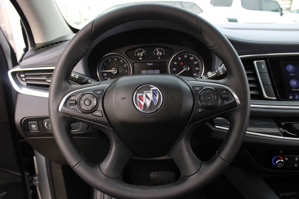 Used 2020 Buick Enclave Essence image 11