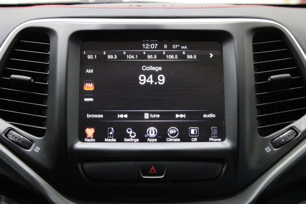 Used 2016 Jeep Cherokee Trailhawk image 27