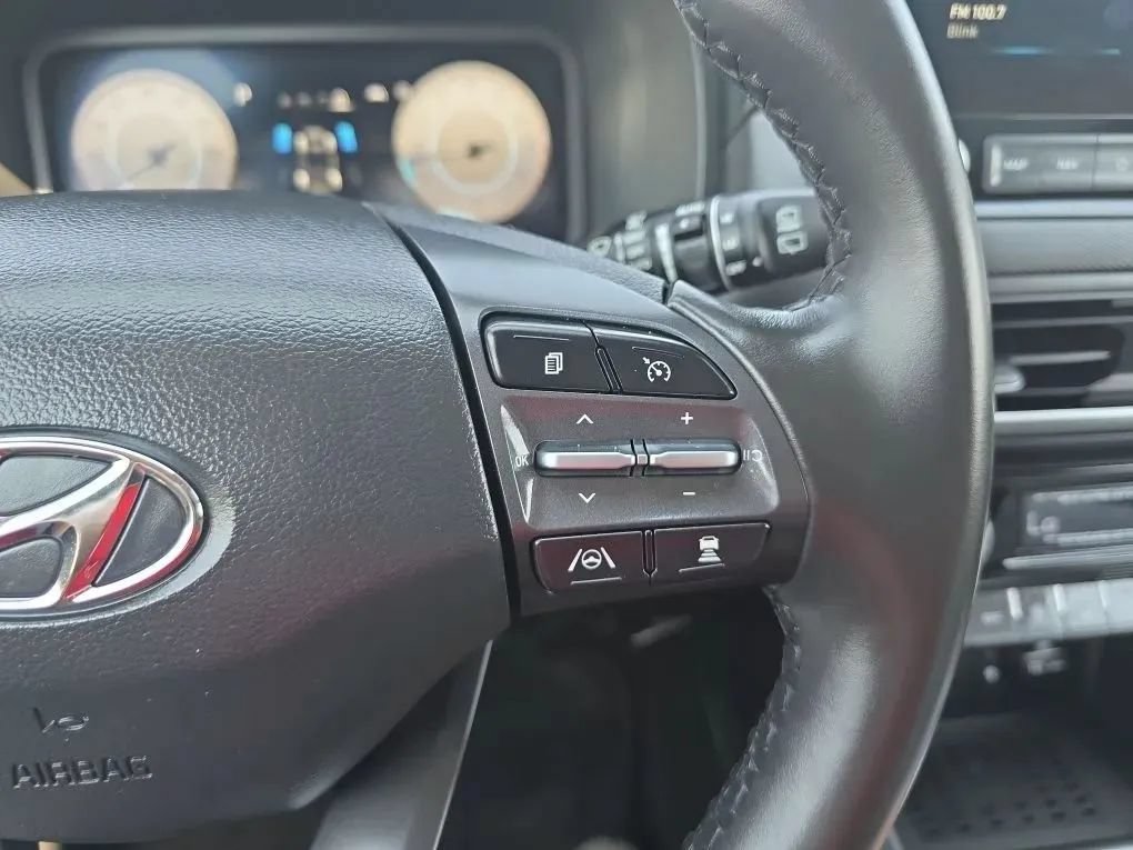 Used 2023 Hyundai Kona Limited AWD/4WD image 21
