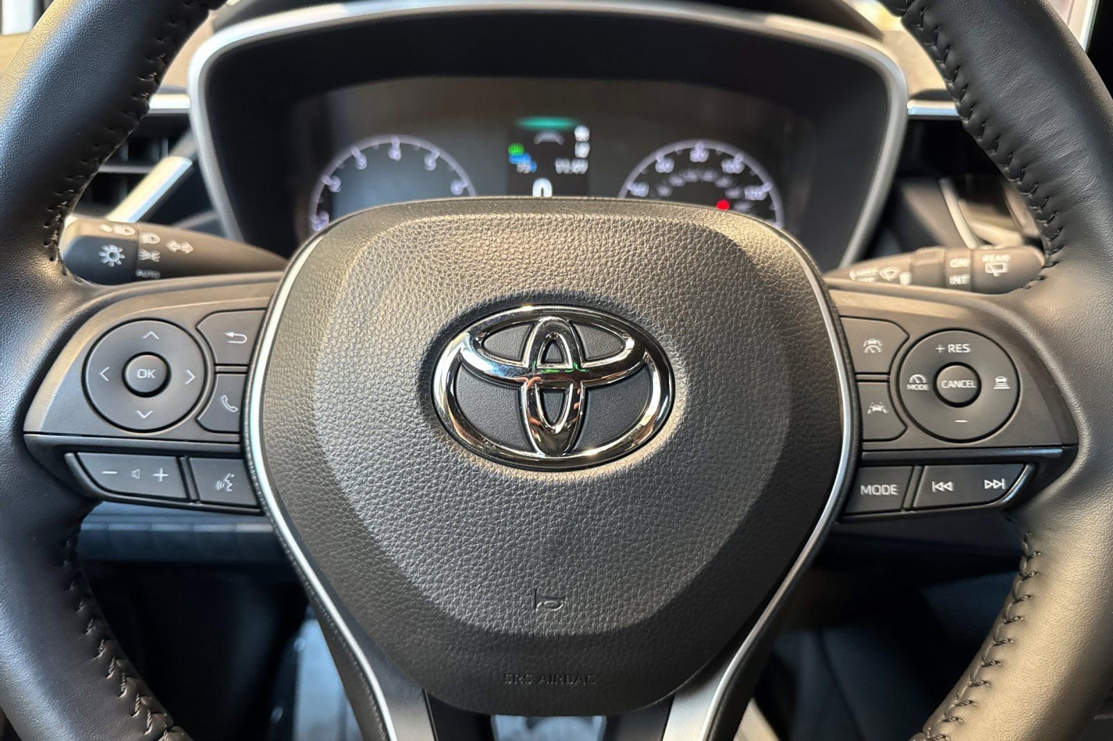 Certified 2025 Toyota Corolla SE FWD image 30