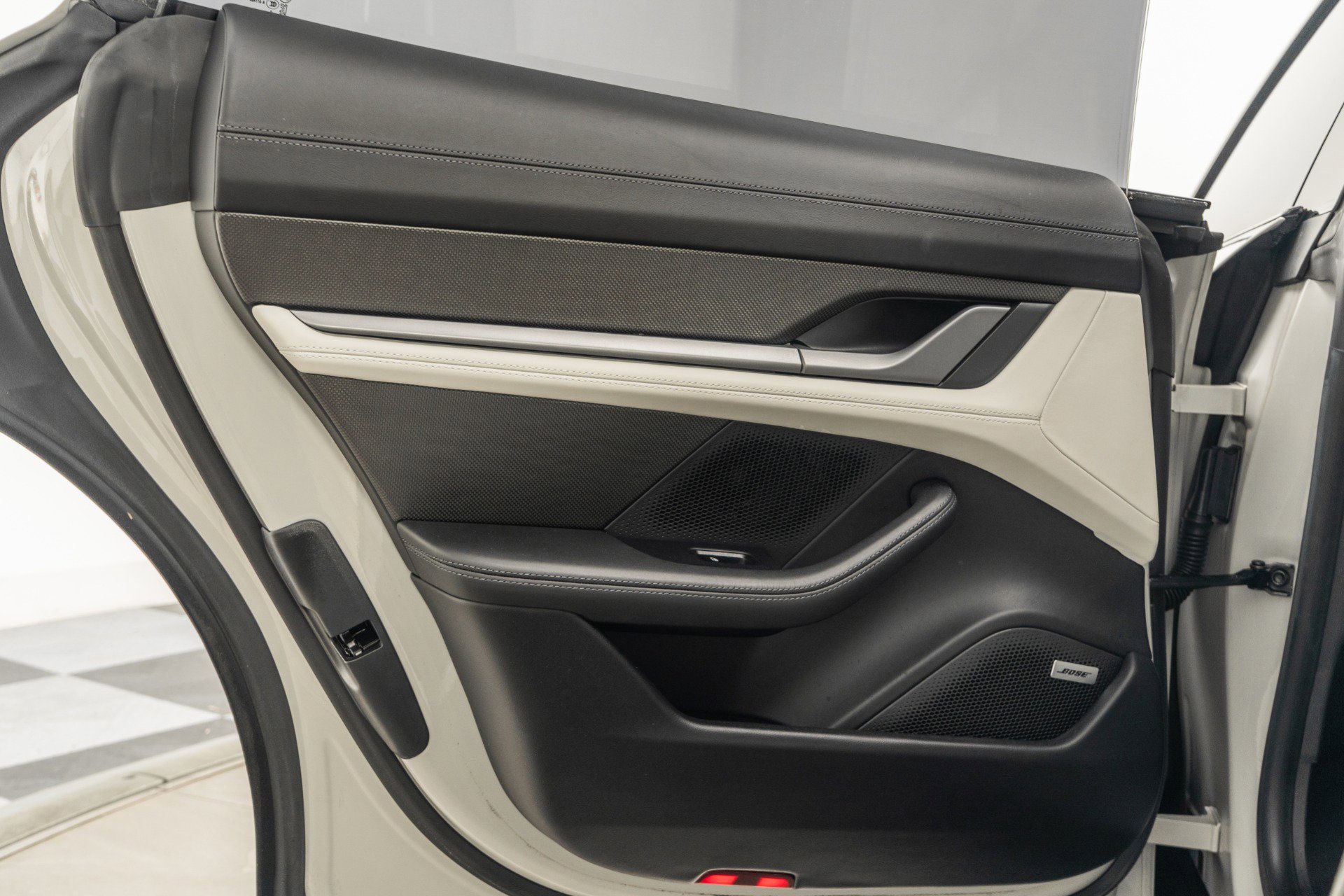 Used 2021 Porsche Taycan Turbo S image 43