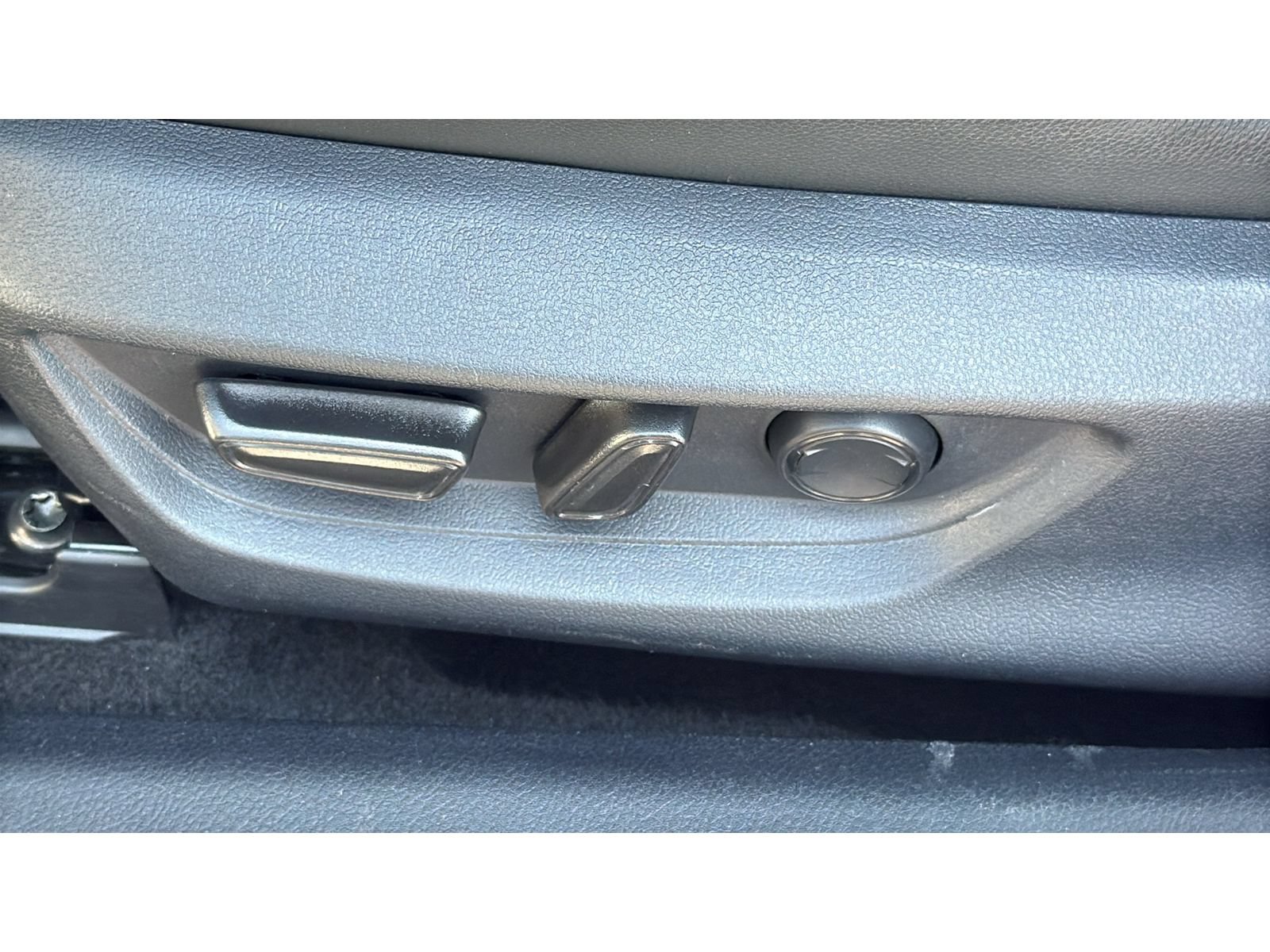 Certified 2025 Toyota Camry SE FWD image 32