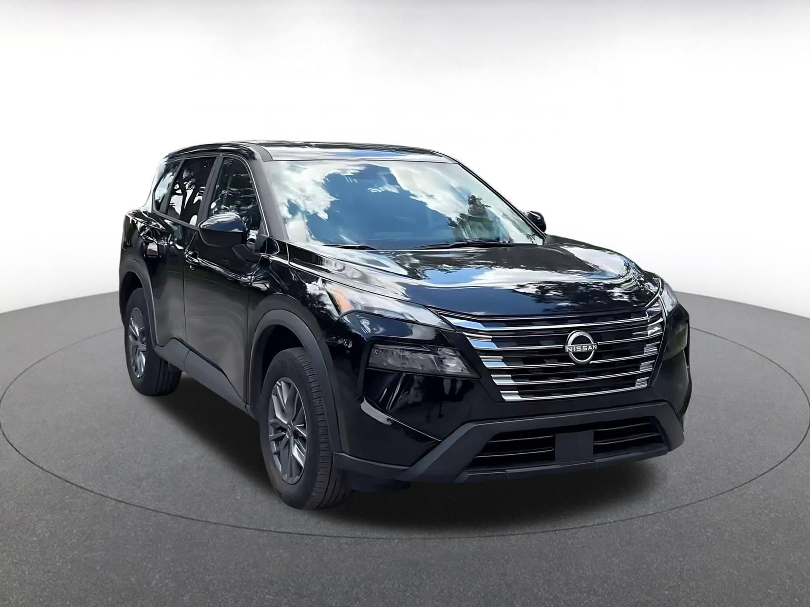 Used 2026 Nissan Rogue SV AWD/4WD image 3