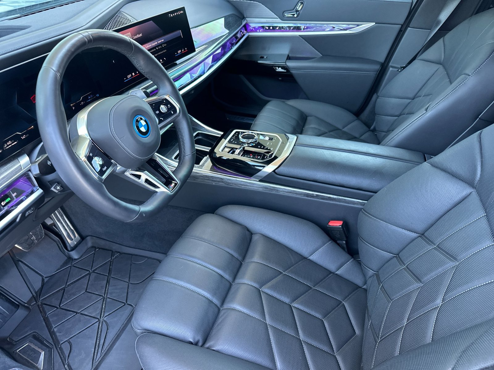 Used 2026 BMW 750e xDrive w/ Executive Package AWD/4WD image 10