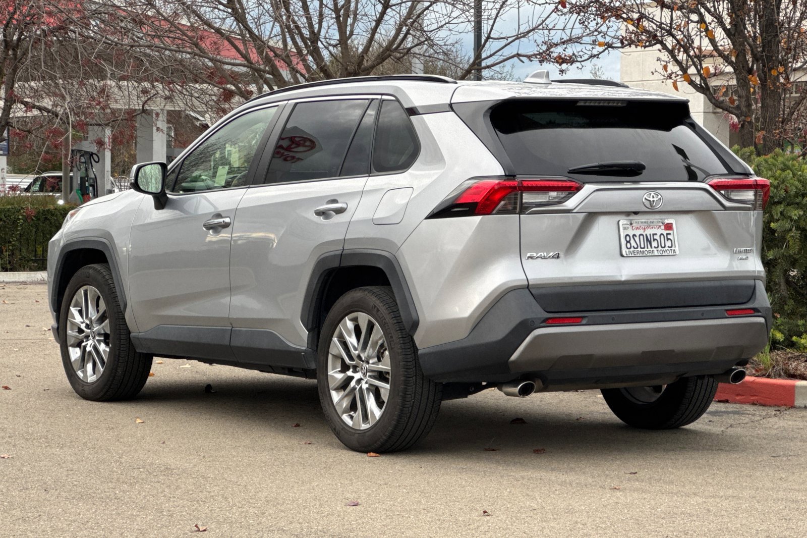 Used 2020 Toyota RAV4 Limited image 6