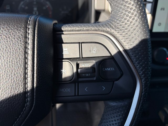 Used 2025 Toyota Tundra Limited AWD/4WD image 33