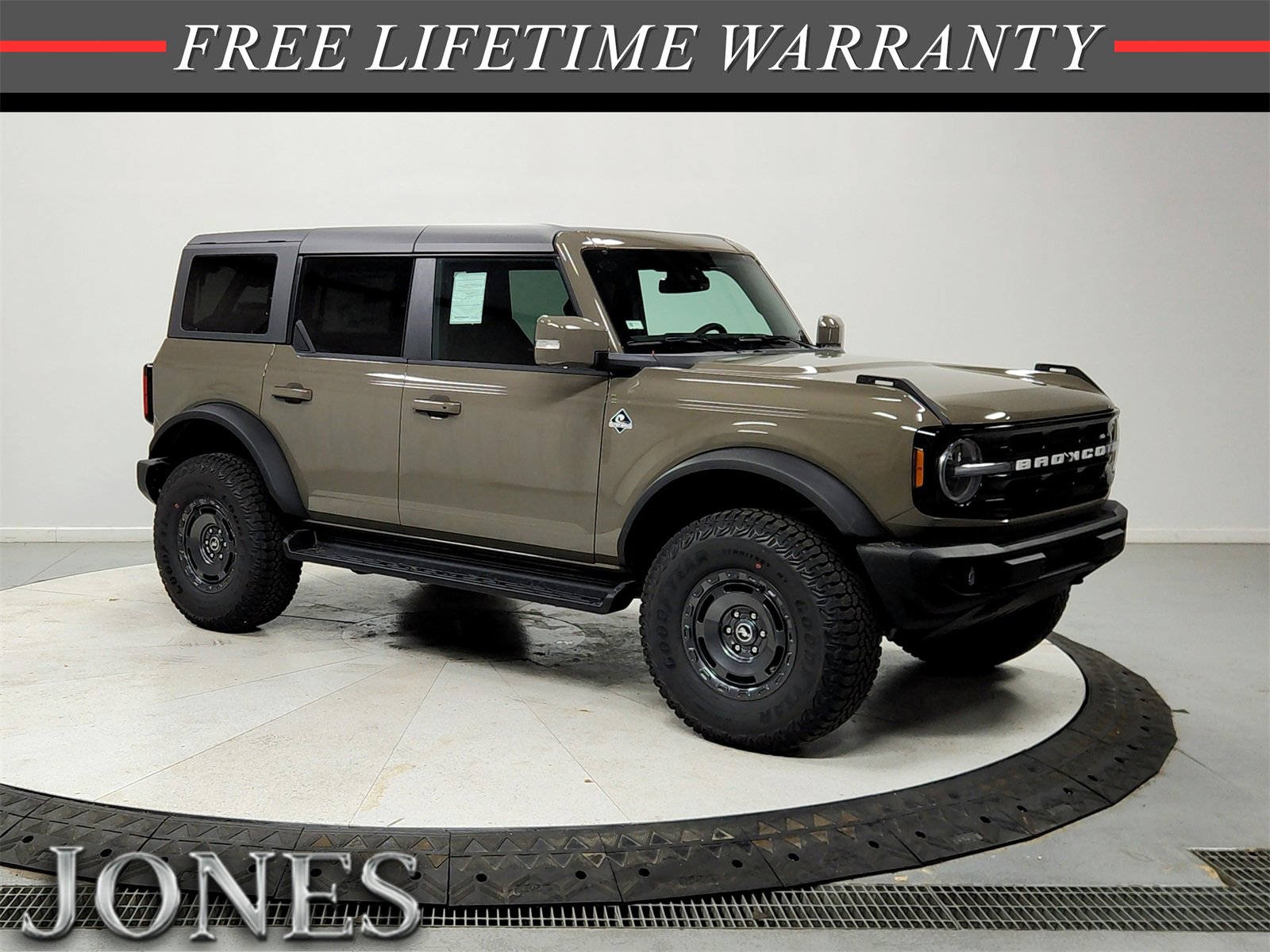 New 2025 Ford Bronco Outer Banks w/ Sasquatch Package image 1