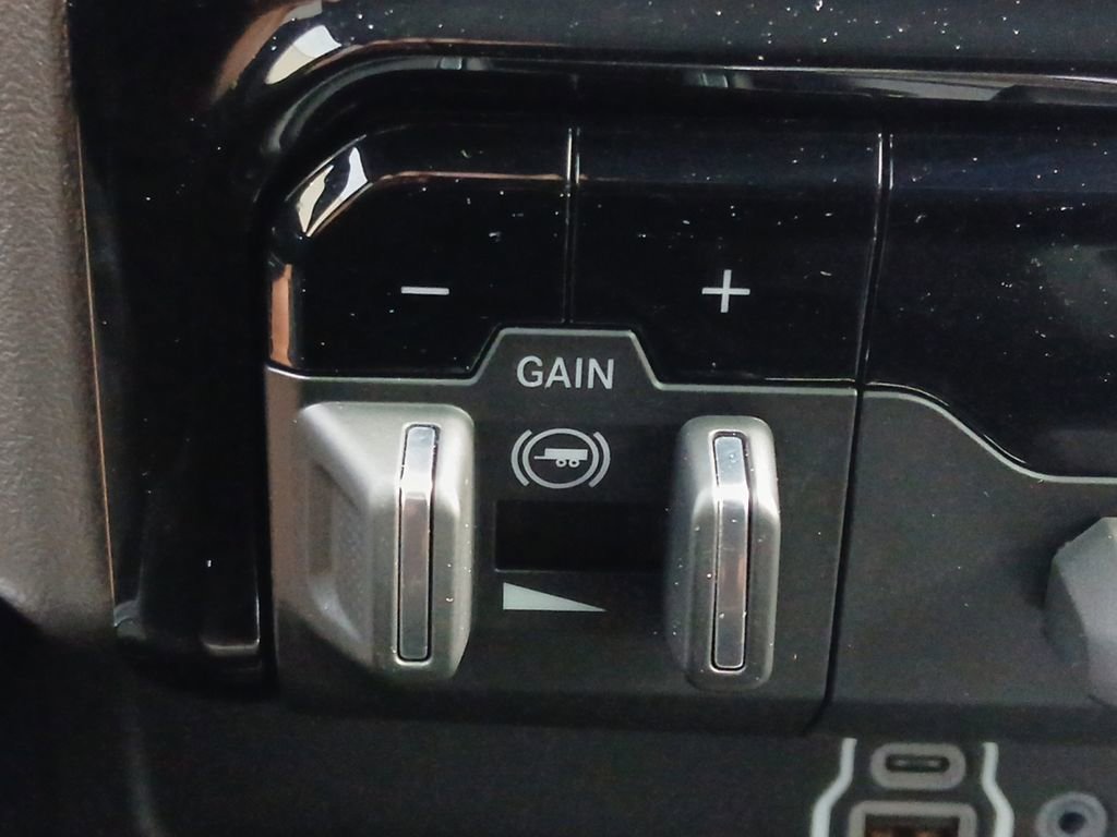 Used 2025 RAM 2500 Laramie w/ Night Edition AWD/4WD image 10