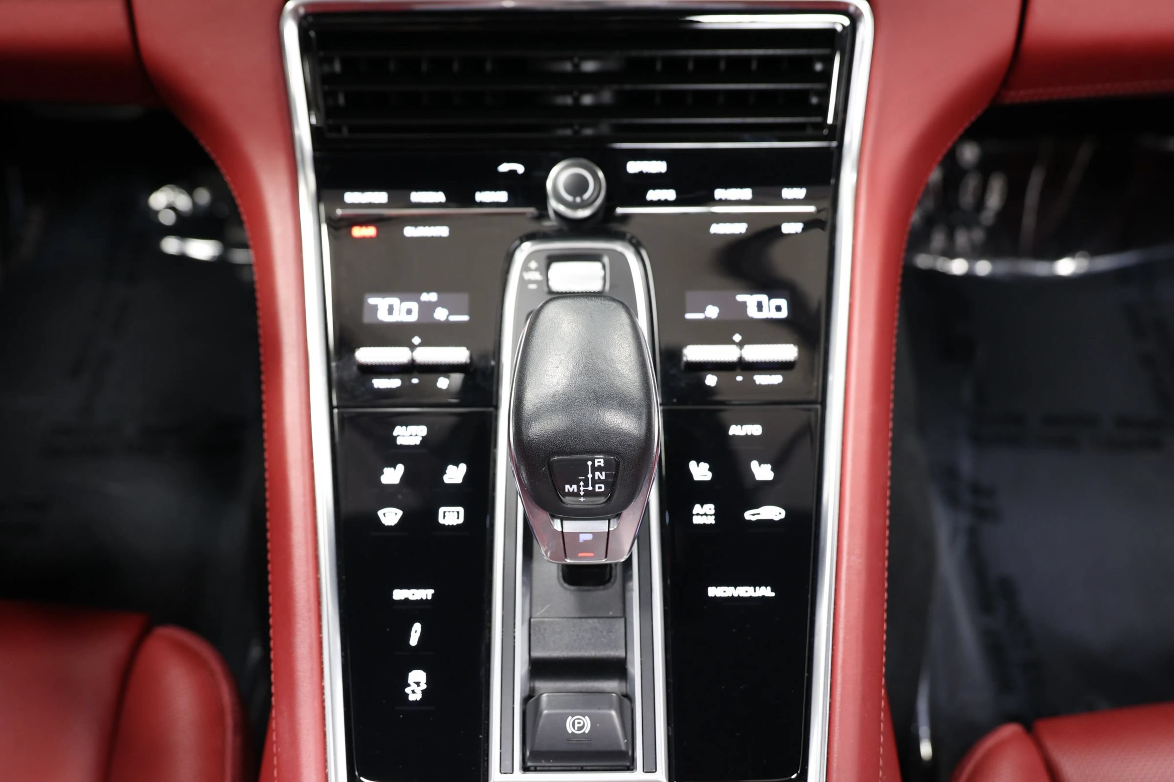 Used 2018 Porsche Panamera 4S Executive w/ Carbon Fiber Interior Package AWD/4WD image 38