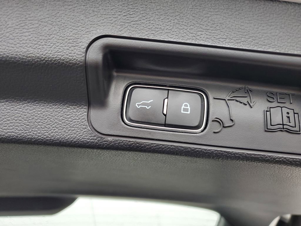 Used 2023 Ford Explorer XLT w/ Equipment Group 202A image 34