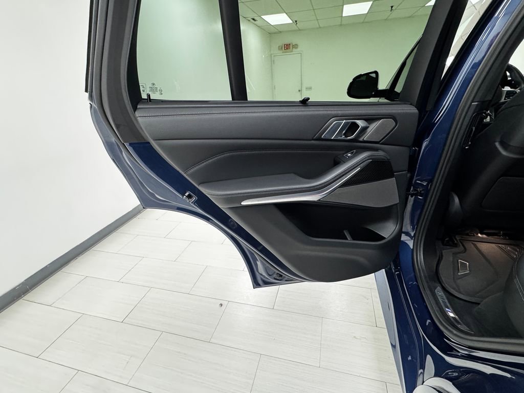 Used 2023 BMW X5 M50i w/ Executive Package image 11