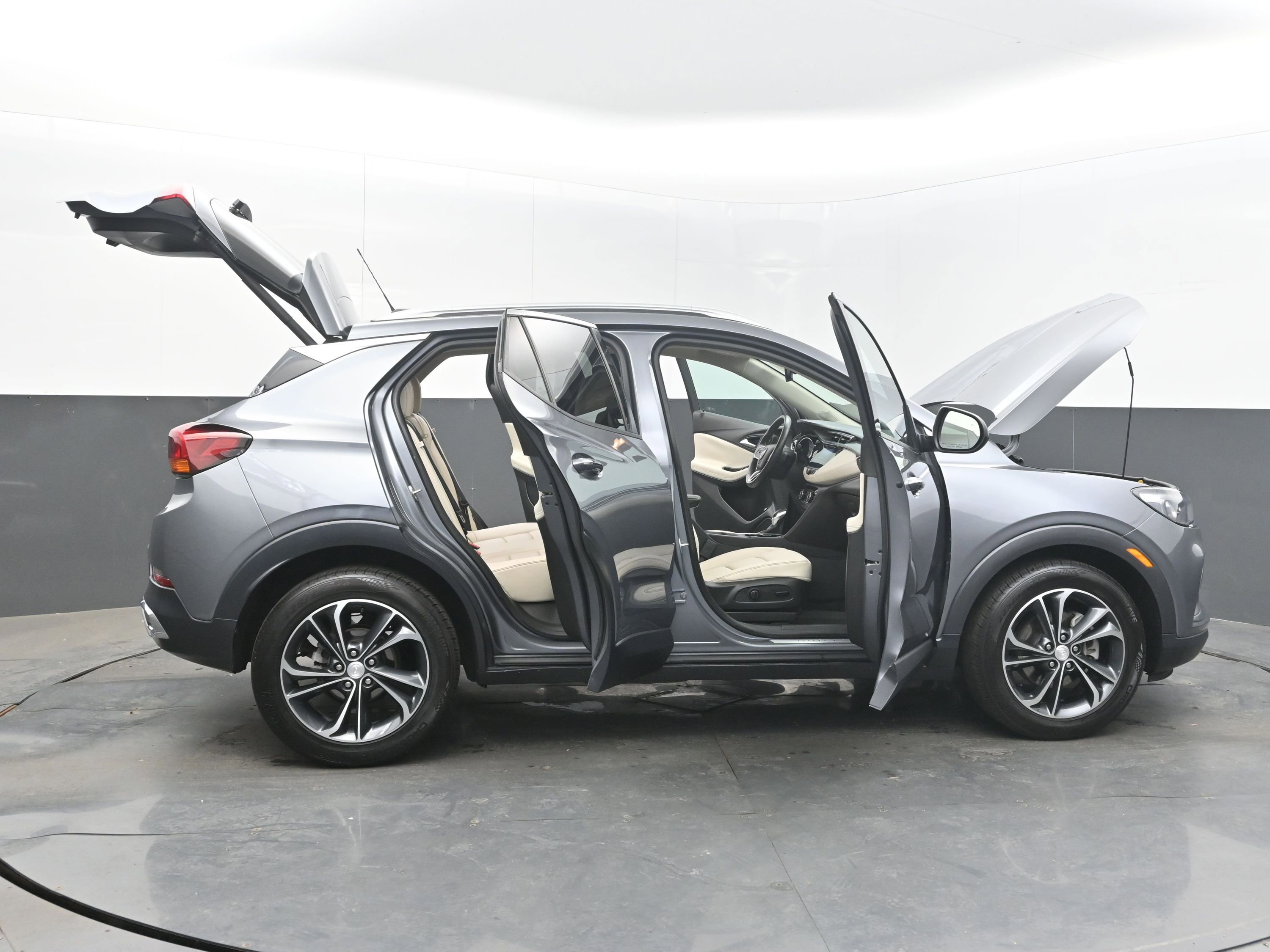 Used 2020 Buick Encore GX Essence image 44