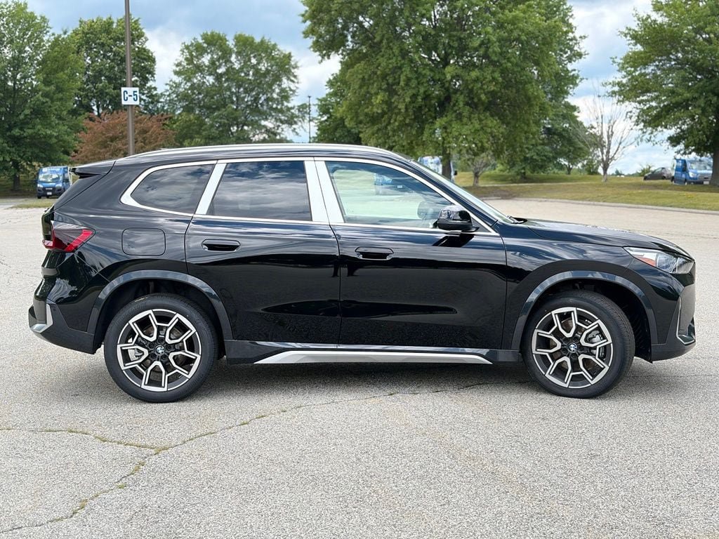 New 2026 BMW X1 xDrive28i w/ Technology Package AWD/4WD image 7