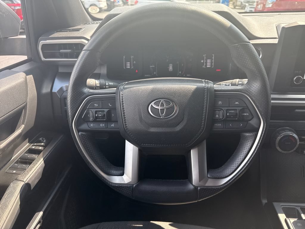 Used 2025 Toyota 4Runner SR5 AWD/4WD image 16