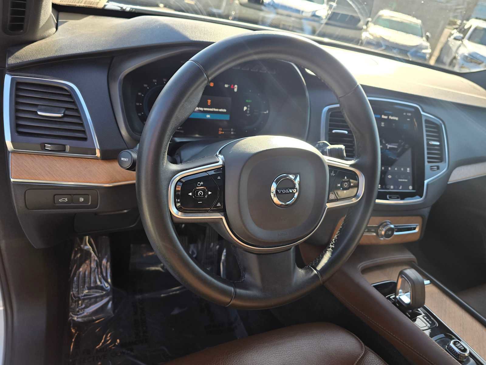 Used 2023 Volvo XC90 T8 Core w/ Climate Package image 27