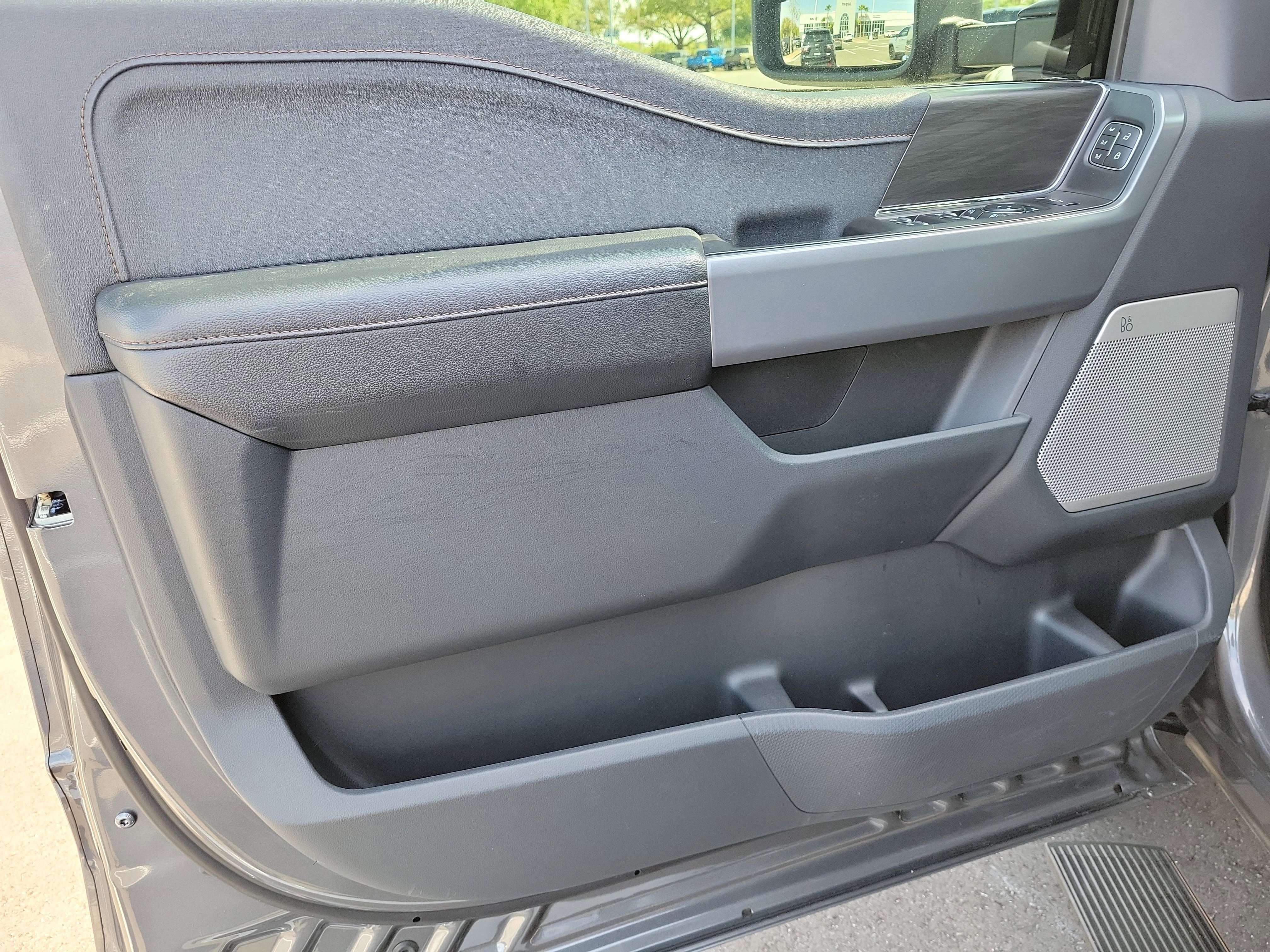 Used 2024 Ford F150 Lariat w/ FX4 Off-Road Package image 10