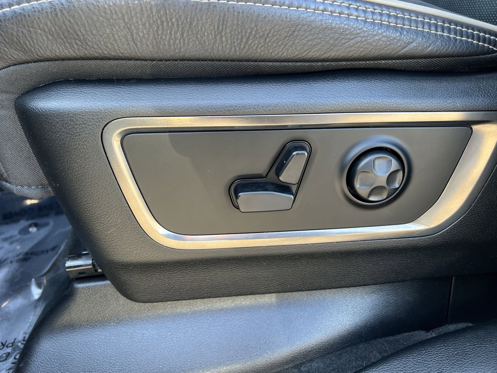 Used 2021 RAM 1500 Limited w/ Night Edition image 14