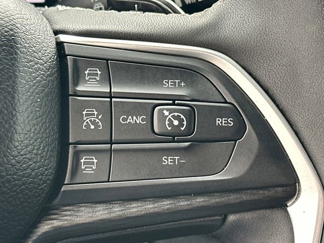 Used 2024 Jeep Grand Cherokee L Laredo image 31