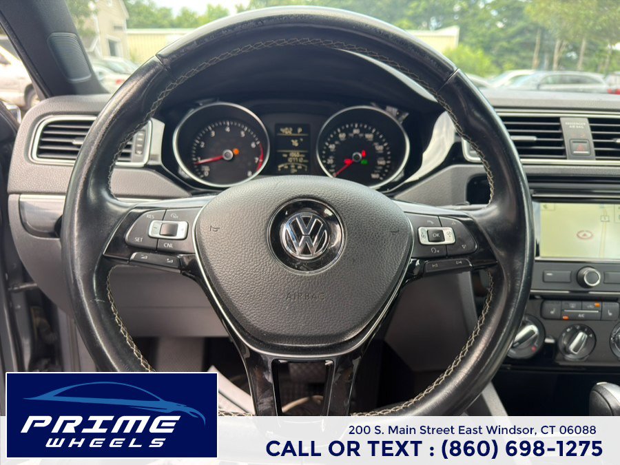 Used 2015 Volkswagen Jetta Sport FWD image 20